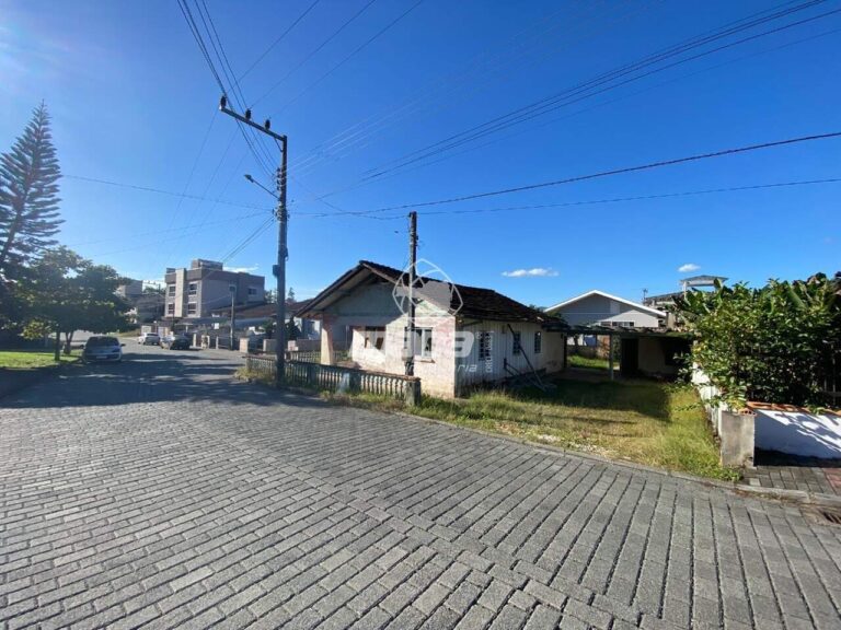 Casa à venda no Padre Martinho Stein: