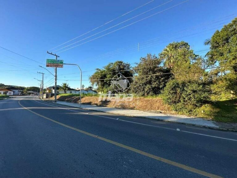 Terreno Urbano à venda no Capitais :
