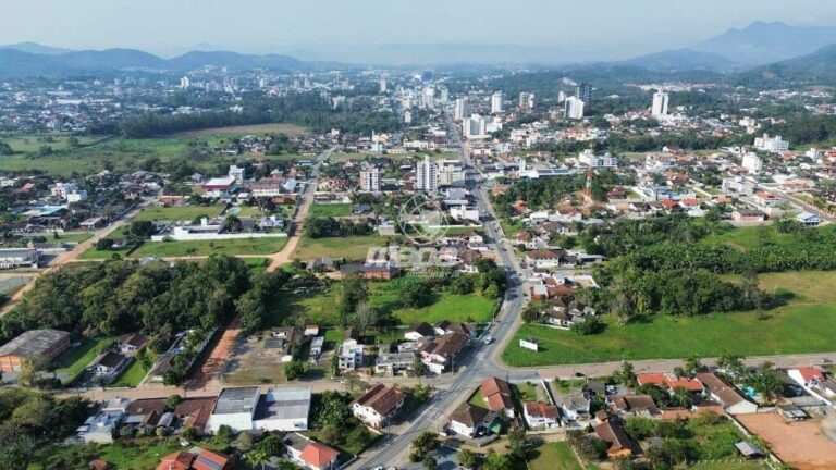 Terreno Urbano à venda no Capitais :