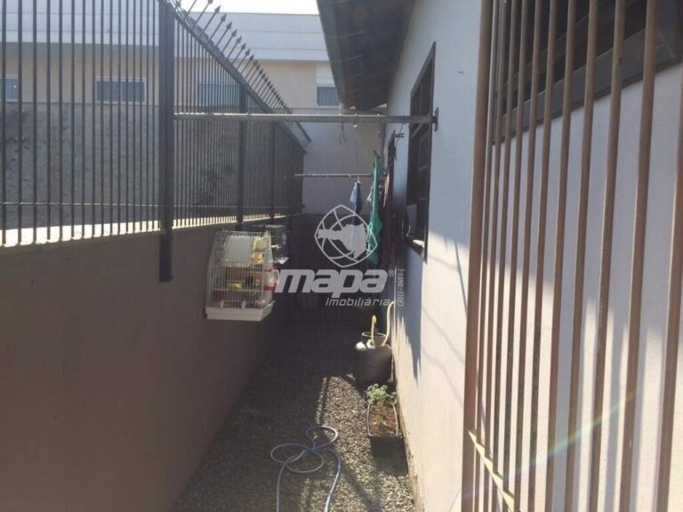 Casa comercial à venda no Benedito: