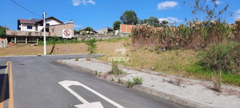 Terreno Urbano à venda no Araponguinhas: