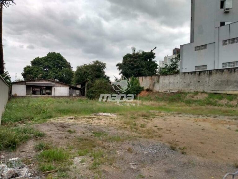Terreno Urbano à venda no Capitais :