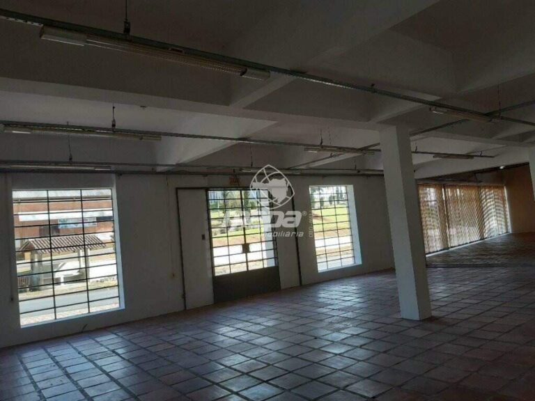 Casa comercial à venda no Rodeio 50: