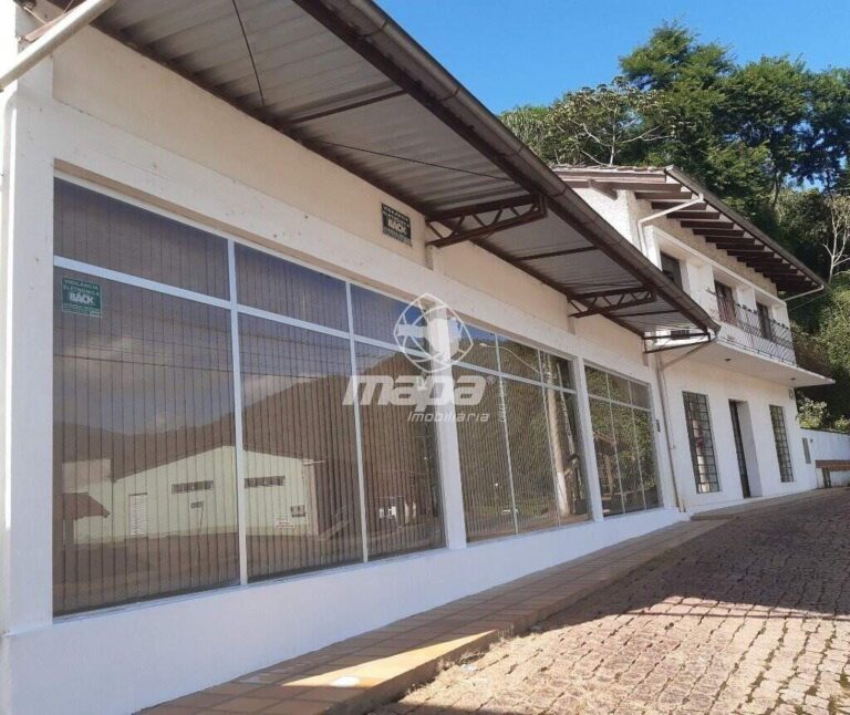 Casa comercial à venda no Rodeio 50: