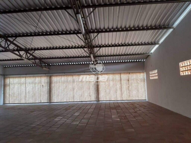 Casa comercial à venda no Rodeio 50: