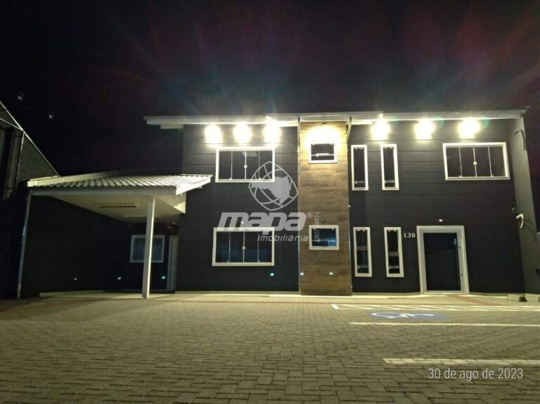 Casa comercial à venda no Tapajós: