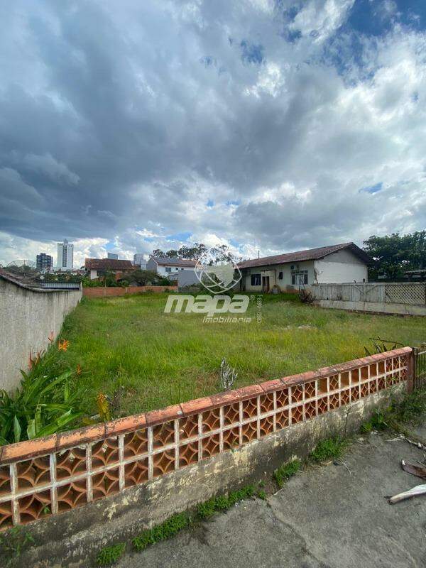 Terreno Urbano à venda no Capitais :