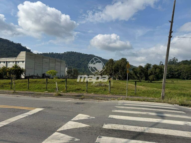 Terreno Urbano à venda no Estrada das Areias: