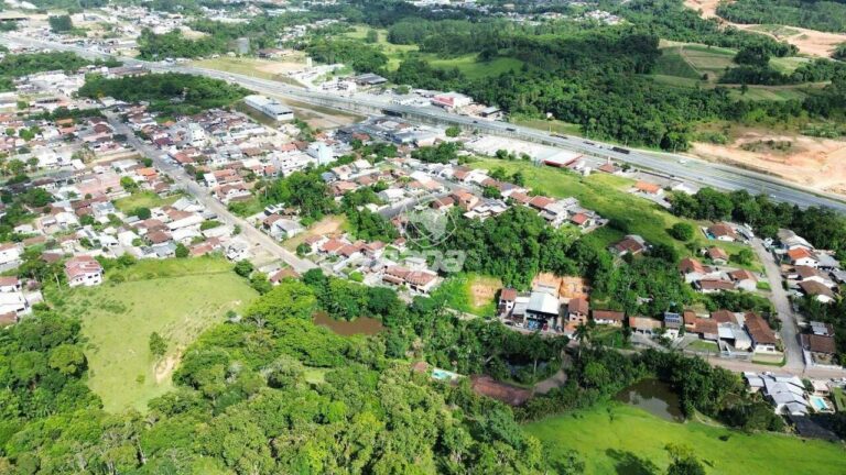 Casa à venda no Carijós:
