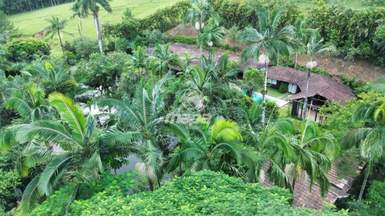Casa à venda no Carijós: