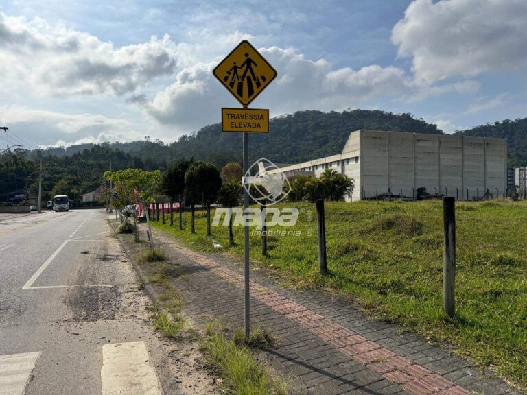 Terreno Urbano à venda no Estrada das Areias: