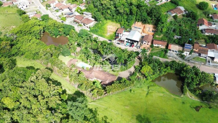 Casa à venda no Carijós: