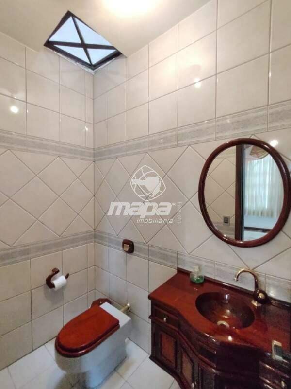Casa à venda no Nações: