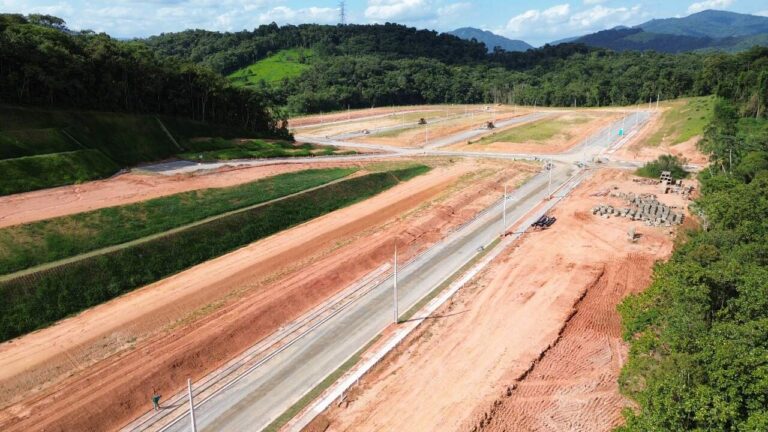 Terreno Urbano à venda no Tiroleses: