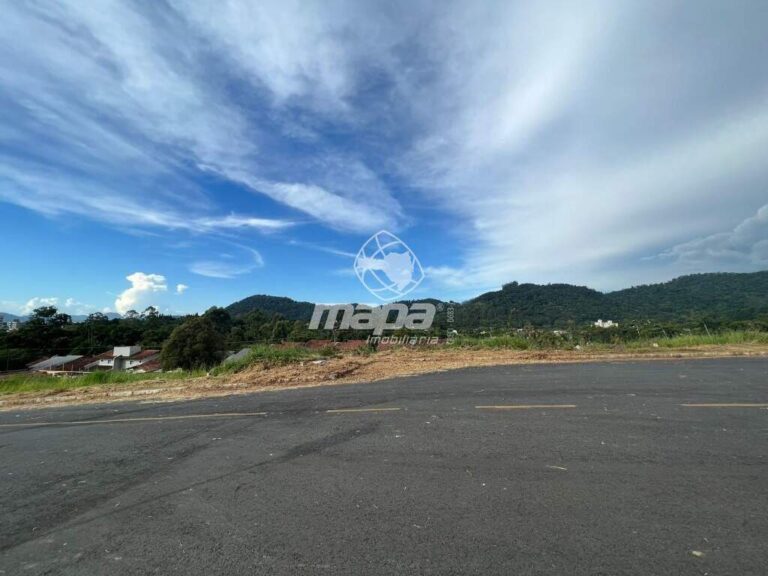 Terreno Urbano à venda no Estrada das Areias:
