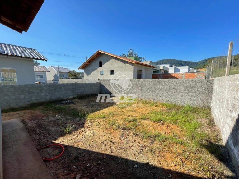 Casa para aluguel no Estrada das Areias: Fundos da casa