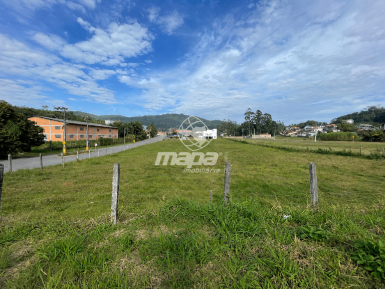 Terreno Urbano para aluguel no Encano: Frente Terreno
