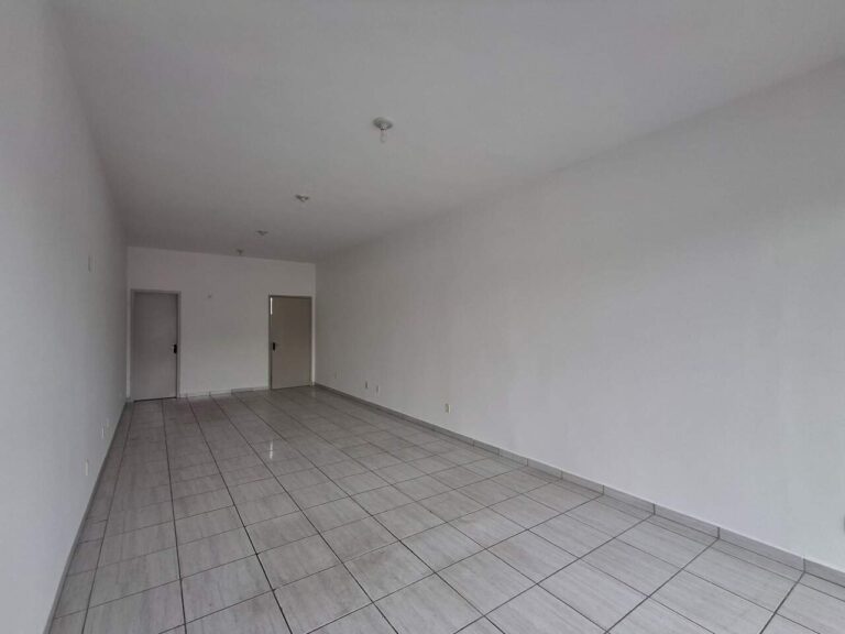 Sala Comercial para aluguel no Estados: Sala verso
