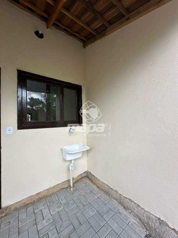Casa para aluguel no Benedito: Área de serviço