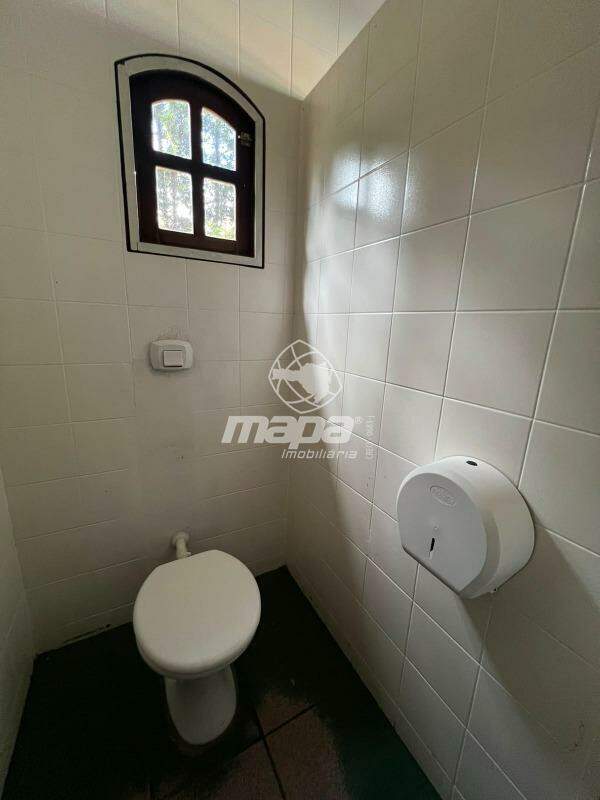Casa comercial para aluguel no Benedito: Banheiro social feminino