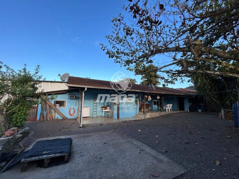 Casa à venda no Carijós: