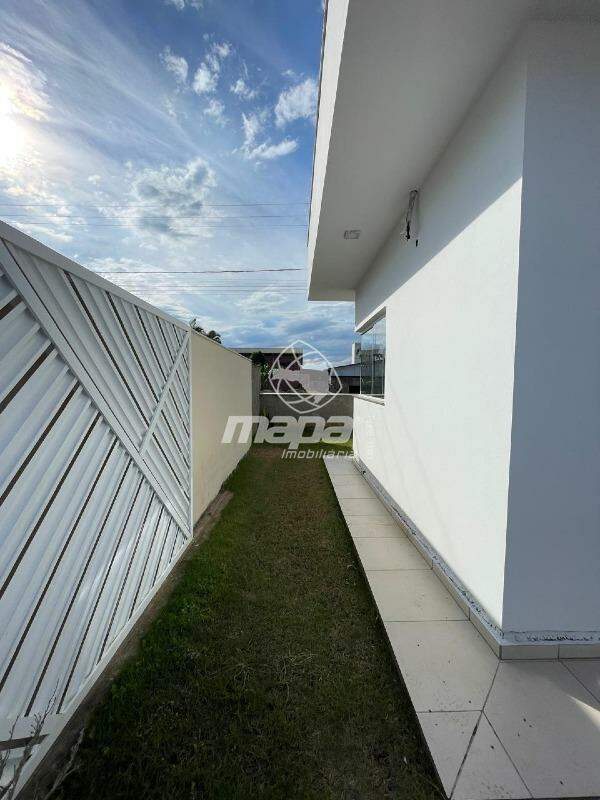 Casa para aluguel no Estrada das Areias: Área externa lateral