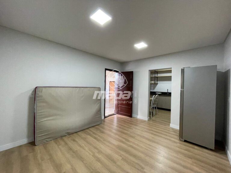 Kitnet para aluguel no Carijós: Verso Sala