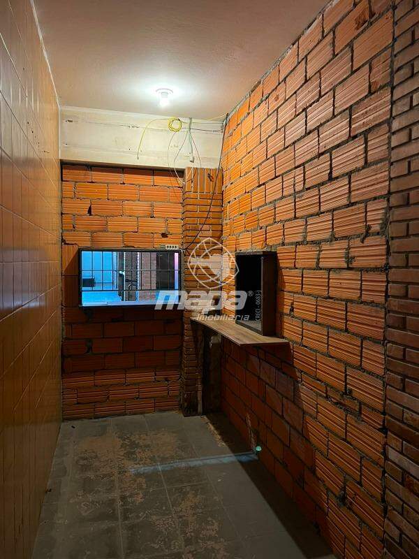 Casa comercial para aluguel no Benedito: