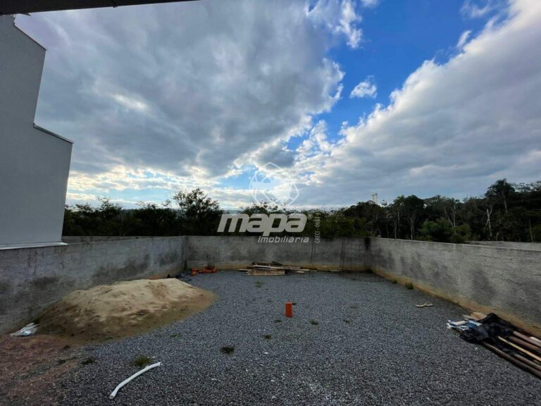 Casa para aluguel no Arapongas: Área Externa Fundos