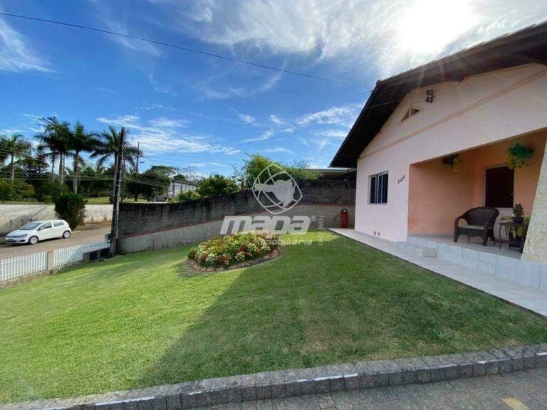 Casa à venda no Carijós: