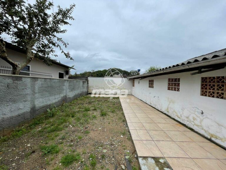 Casa para aluguel no Carijós: Área Externa Lateral