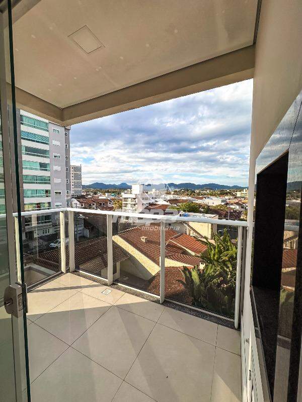 Apartamento à venda no Nações: