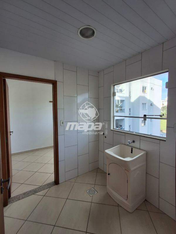 Apartamento para aluguel no Capitais : Área de serviço