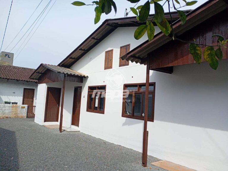 Casa para aluguel no Rio Morto: Fachada da casa