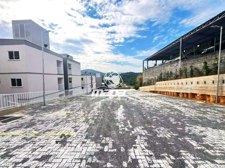Apartamento para aluguel no Fortaleza Alta: Garagem