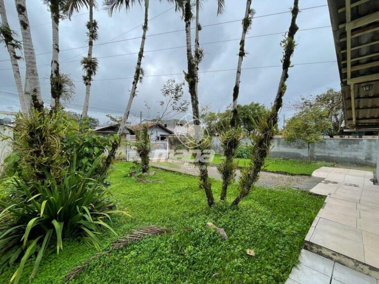 Casa para aluguel no Carijós: Área Externa Frente