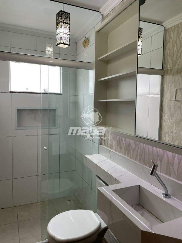 Casa para aluguel no Capitais : Banheiro Suíte