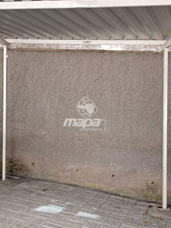 Apartamento para aluguel no Estrada das Areias: Garagem
