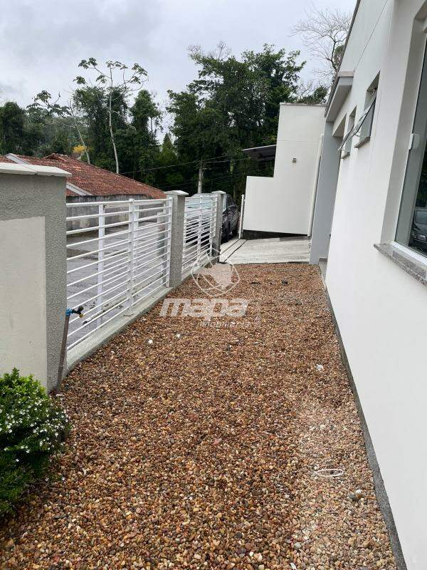 Casa para aluguel no Capitais : Frente