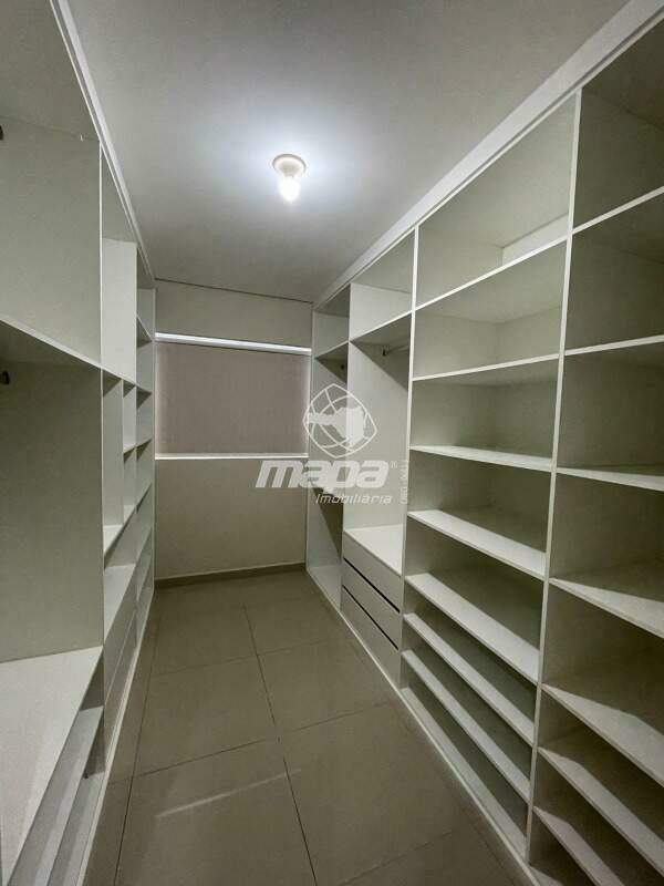 Apartamento para aluguel no Estados: Closet