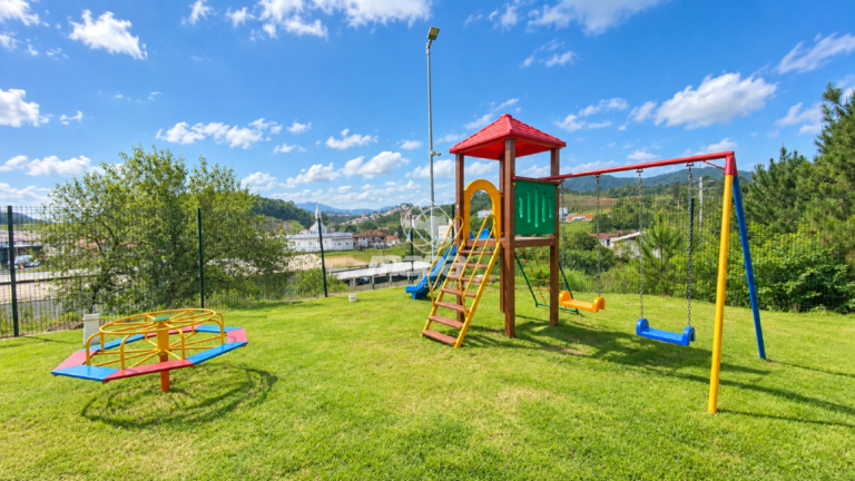 Apartamento para aluguel no Fortaleza Alta: Playground