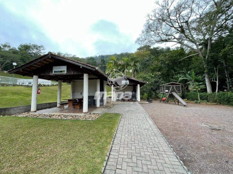 Quiosques/Parquinho