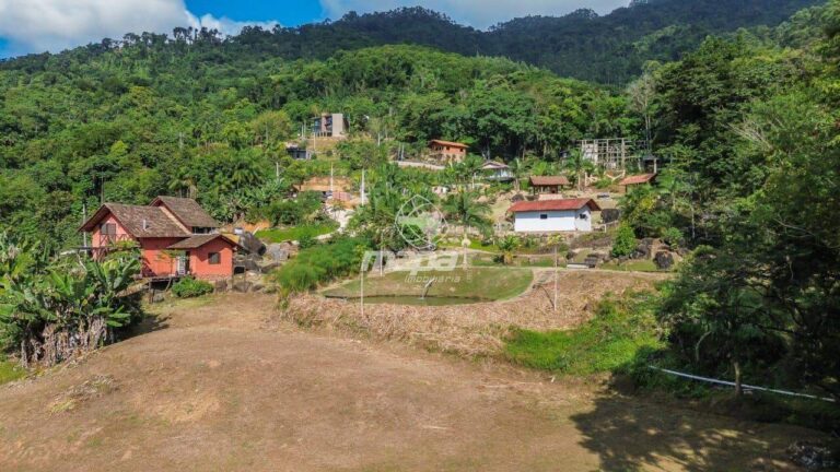 Terreno Urbano à venda no Rodeio 12: