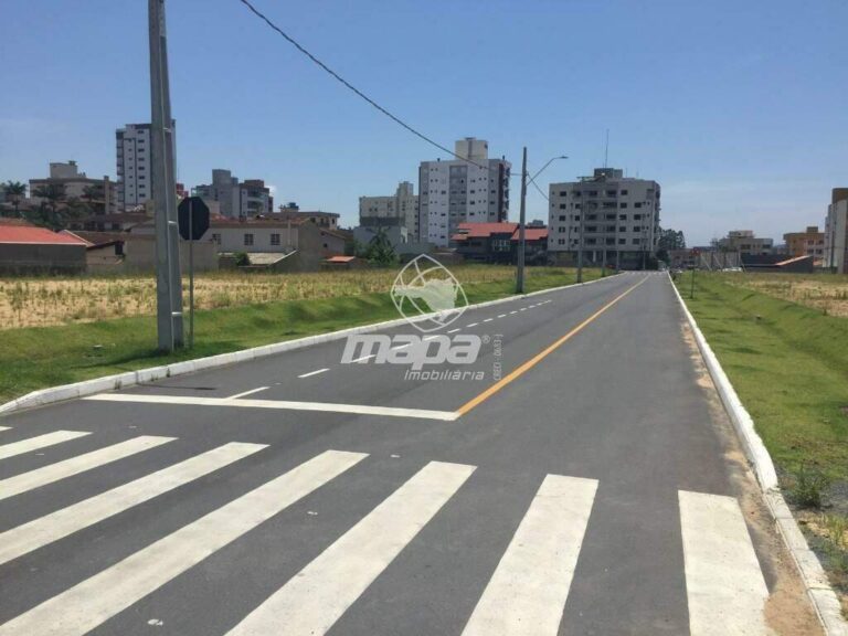 Terreno Urbano à venda no Nações: