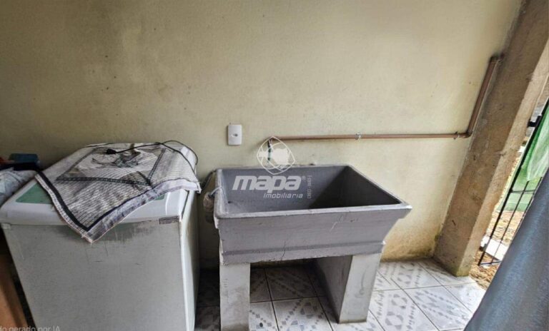 Casa para aluguel no Escola Agrícola: Área de Serviço