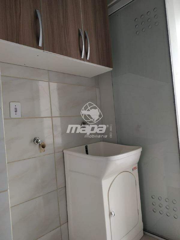 Apartamento para aluguel no Estrada das Areias: Área de serviços