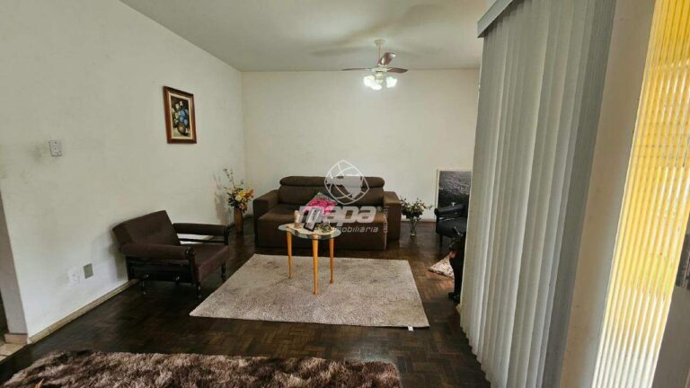 Casa para aluguel no Salto Weissbach: Sala de Estar