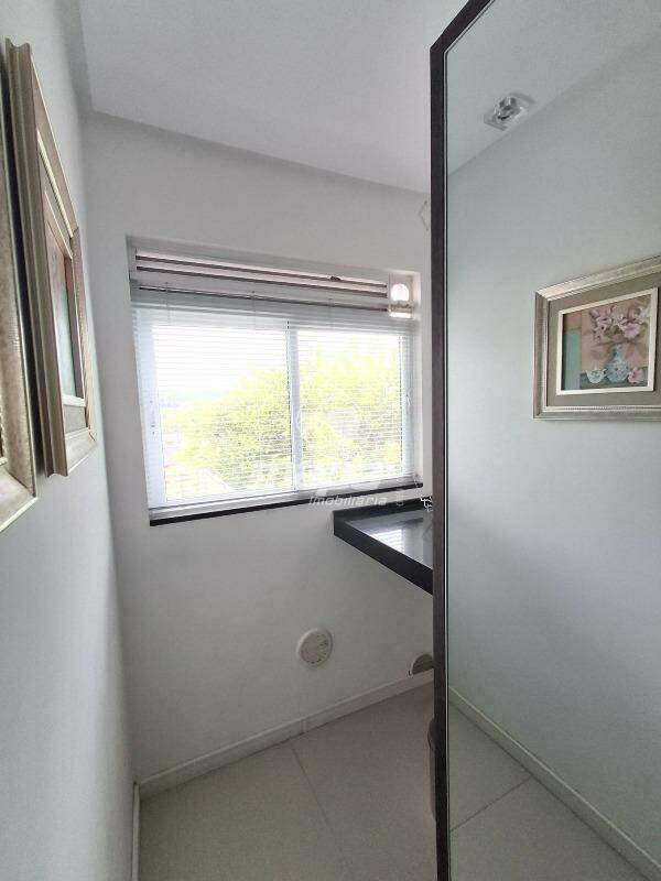 Apartamento para aluguel no Quintino : Área de serviços
