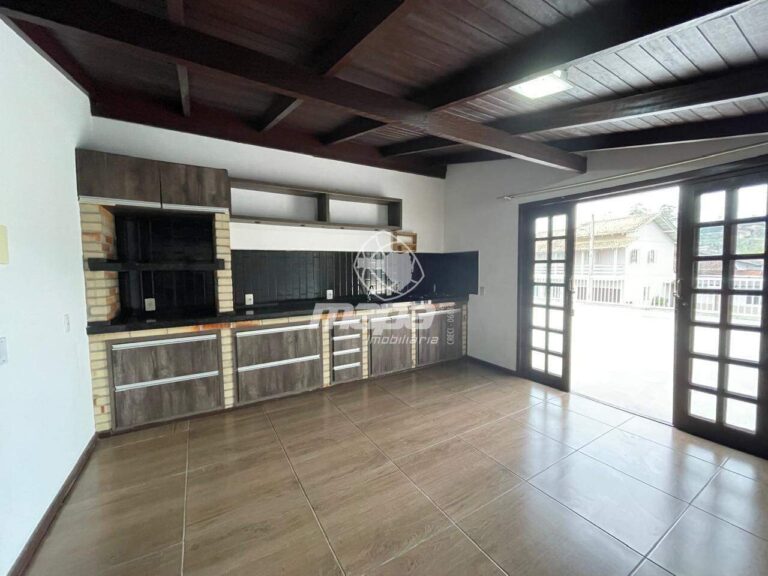 Apartamento para aluguel no Benedito: Verso Cozinha
