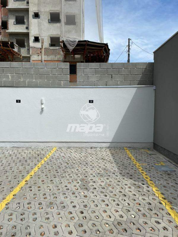Apartamento para aluguel no Água Verde: Garagem